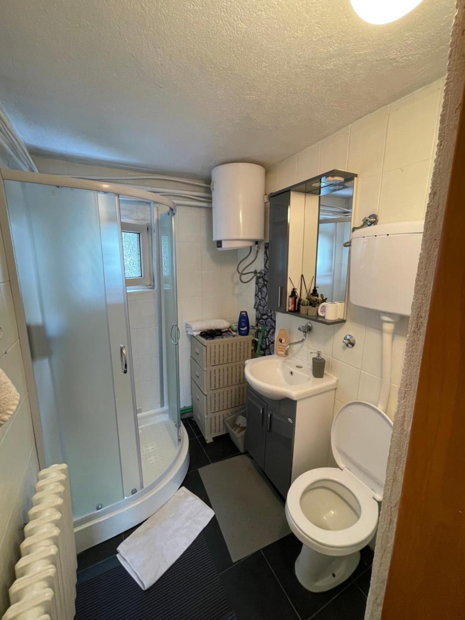 Airport Apartment